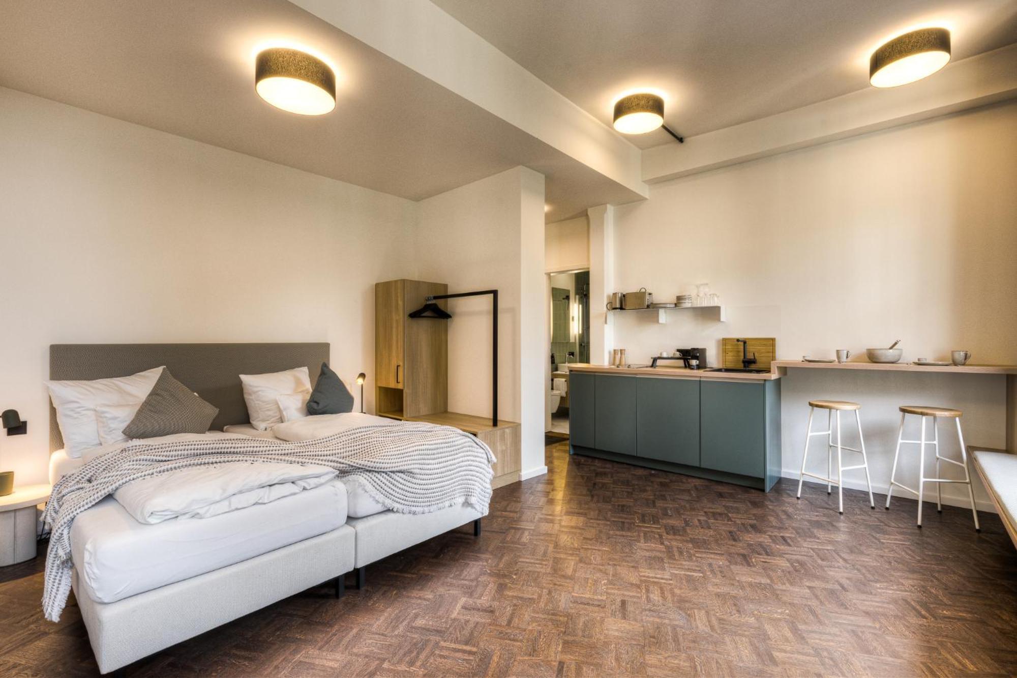 9 Apartment *