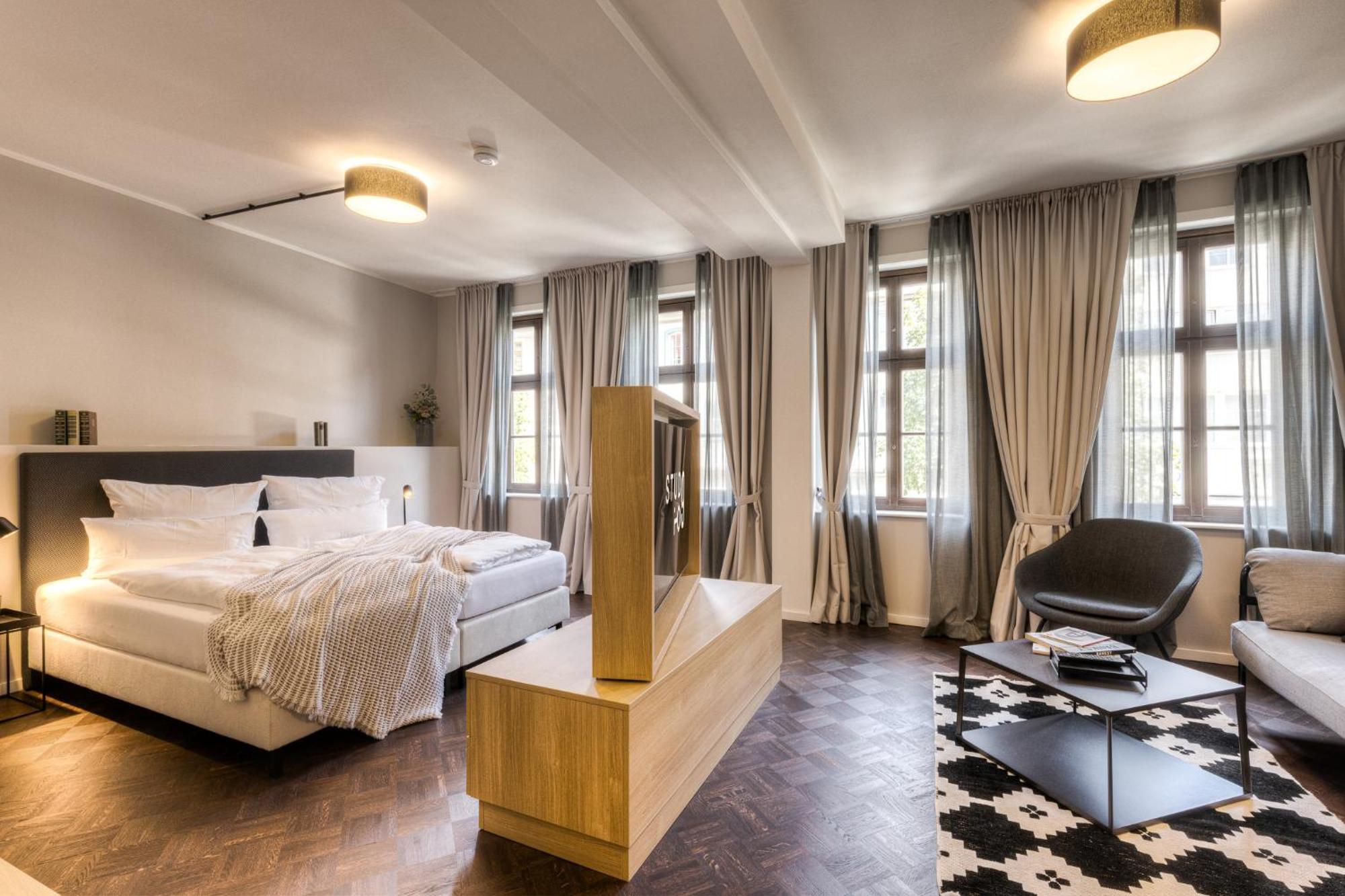 Apartment 9