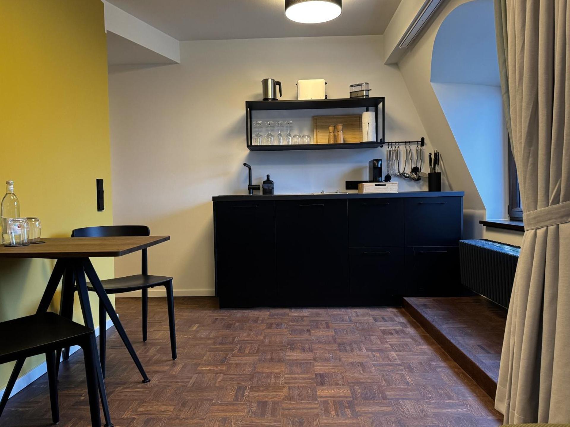 Apartment 9